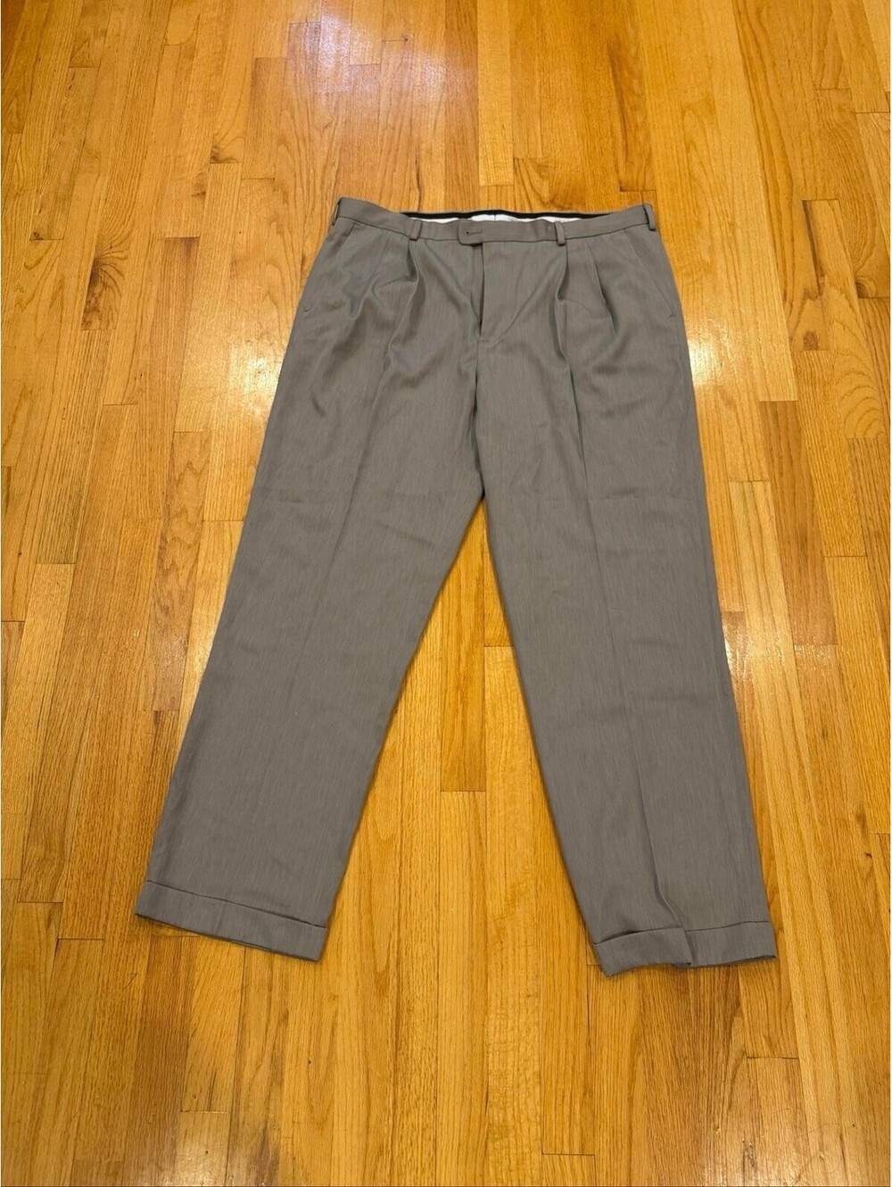 Perry Ellis Classic Fit Pleated Dress Pants